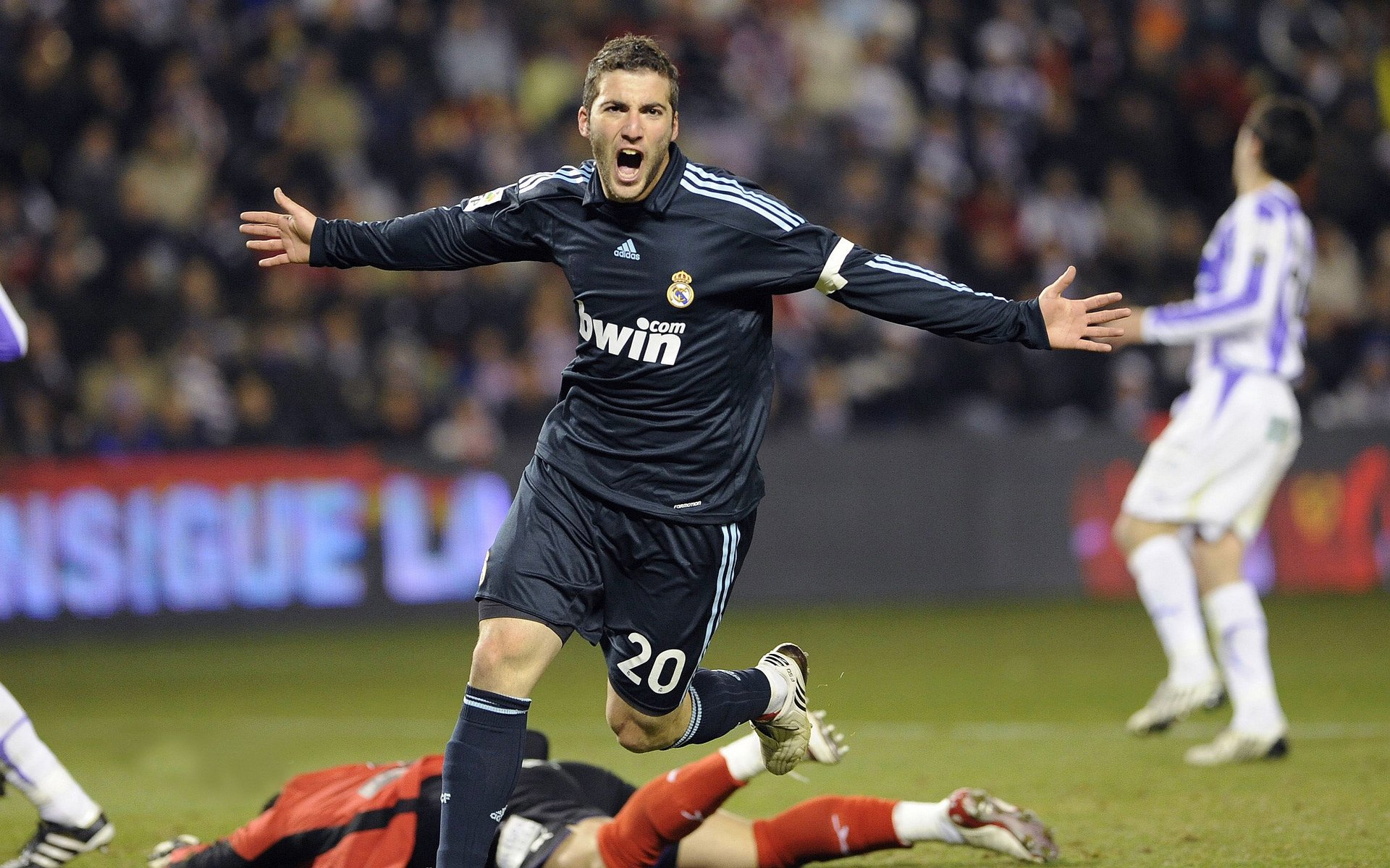 伯明翰城主场告捷,保住前进动力!,伯明翰city university