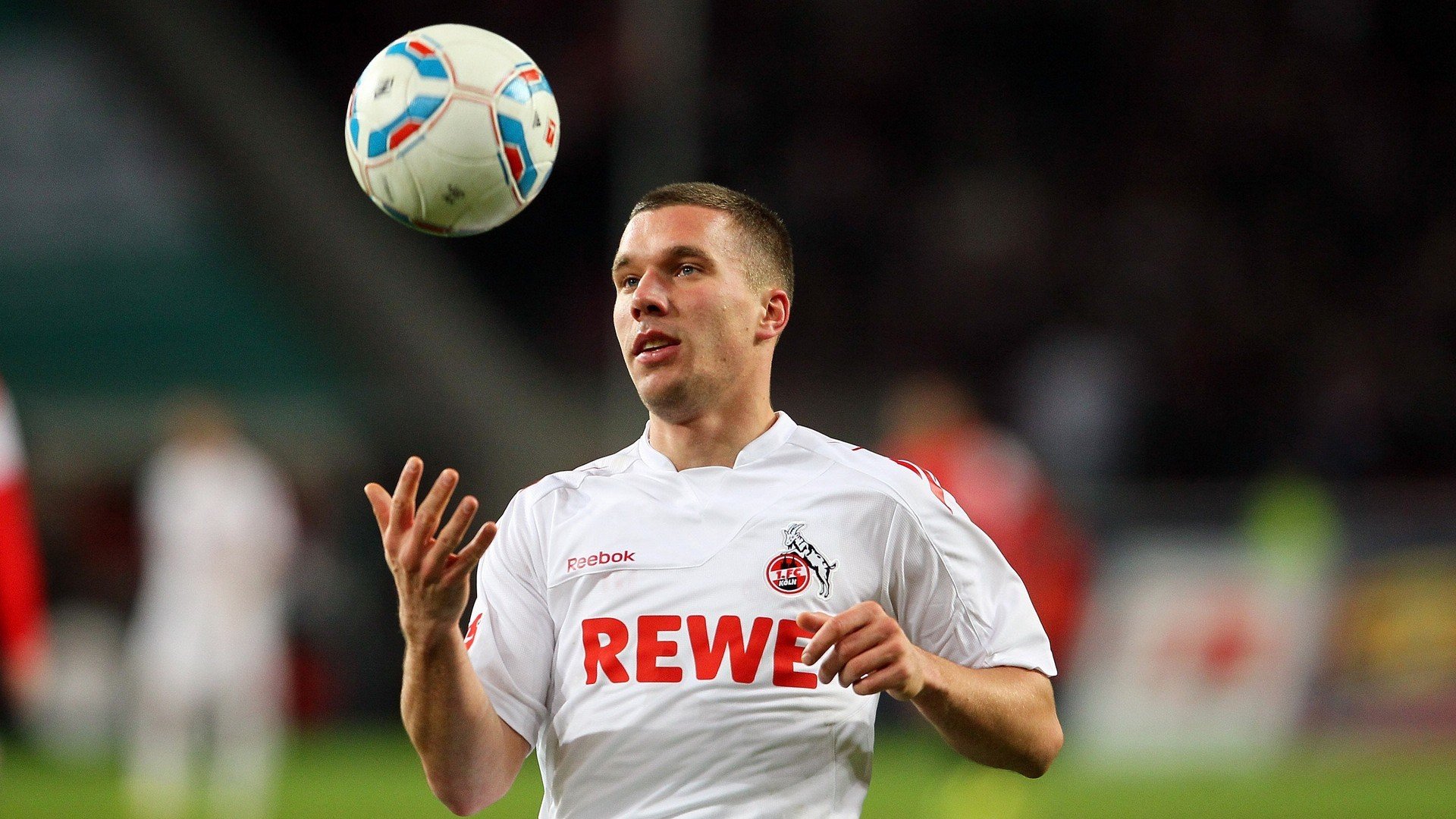 公牛大胜勇士,系列赛焦点战中德罗赞创下生涯新高,公牛有没有退役罗德曼球衣